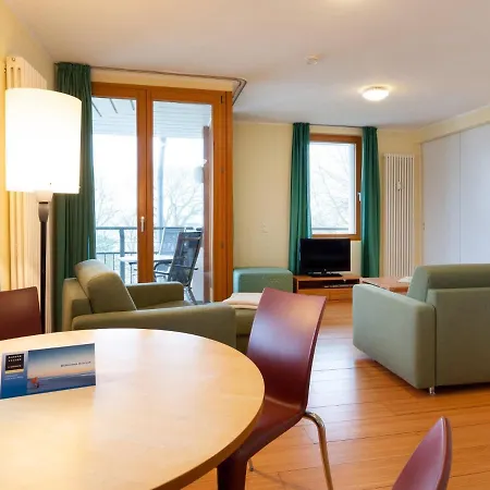 Kaiservillen - Mit 1 Schlafzimmer Und Balkon D131 * ゼーバート・ヘリングスドルフ